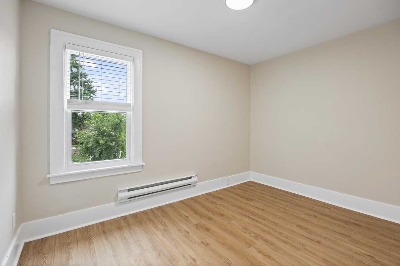 1358 Pierre Ave Uppr - Photo 7 of 14