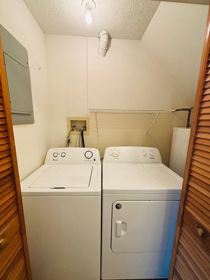 1710 Emerald St - Photo 2 of 18