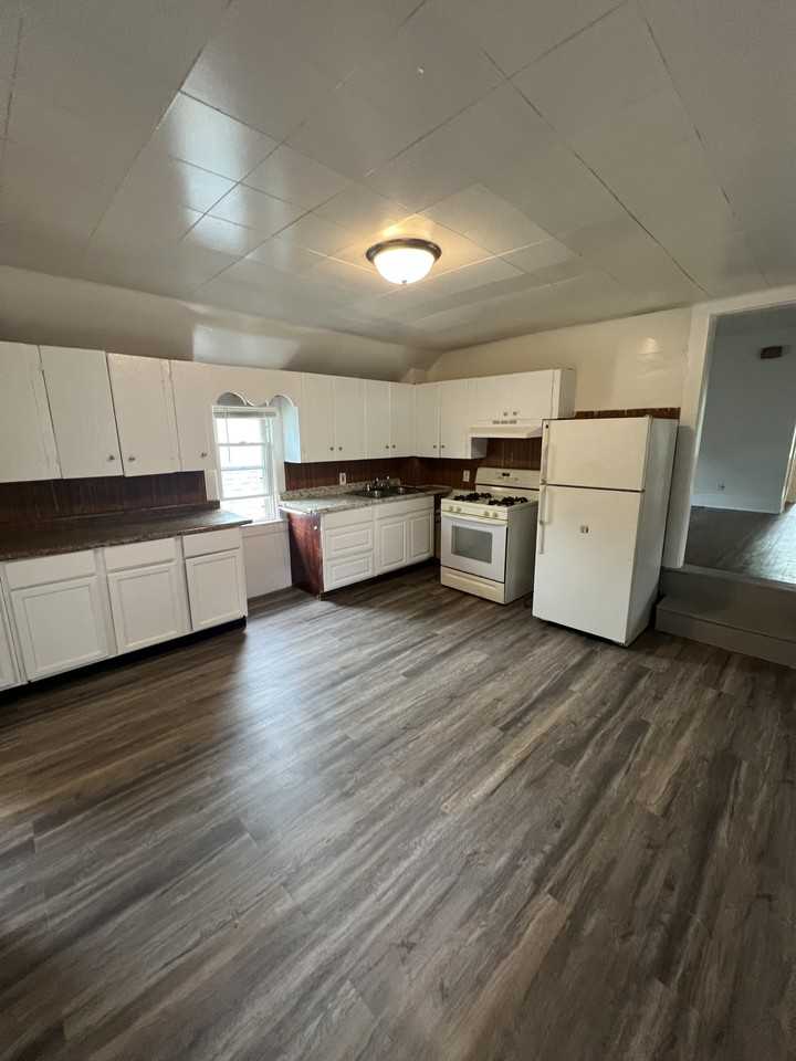 336 Edmund Avenue WestUnit 2 #2 - Photo 2 of 9
