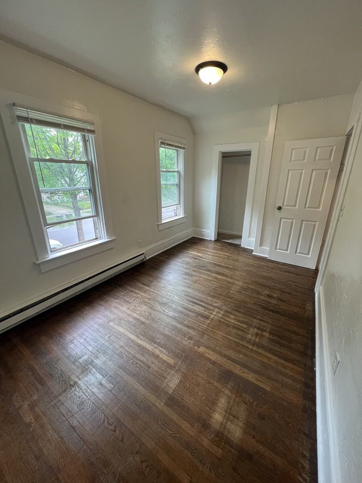 336 Edmund Avenue WestUnit 2 #2 - Photo 5 of 9
