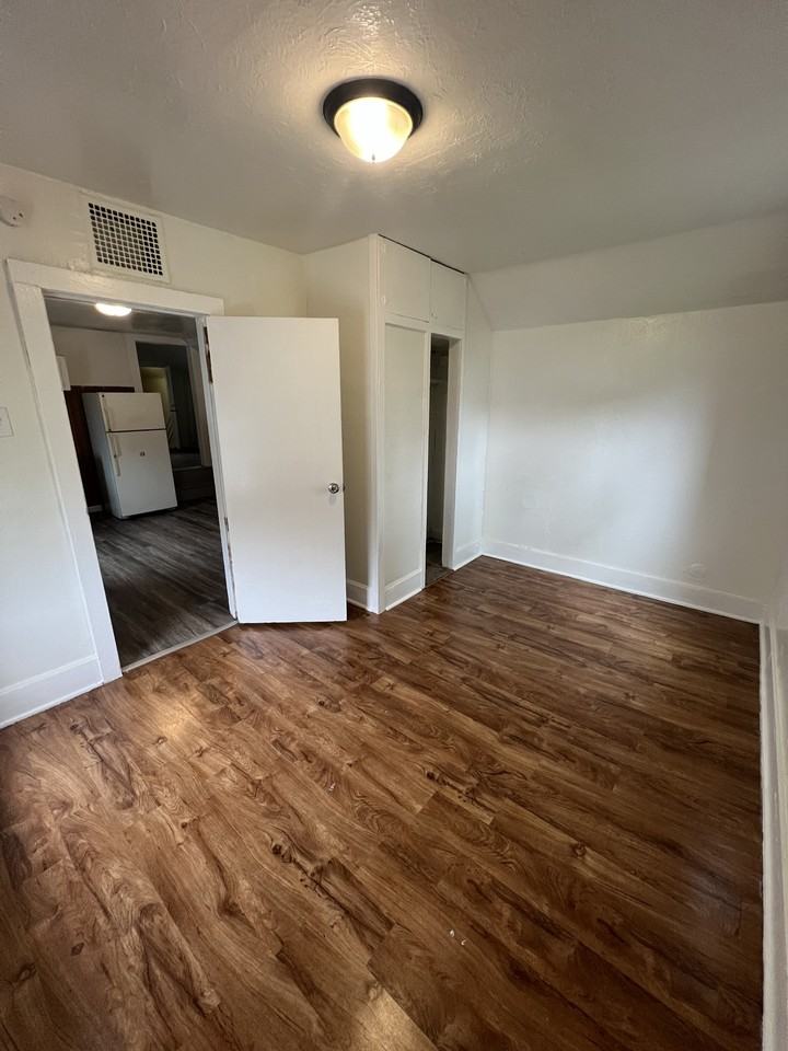336 Edmund Avenue WestUnit 2 #2 - Photo 6 of 9