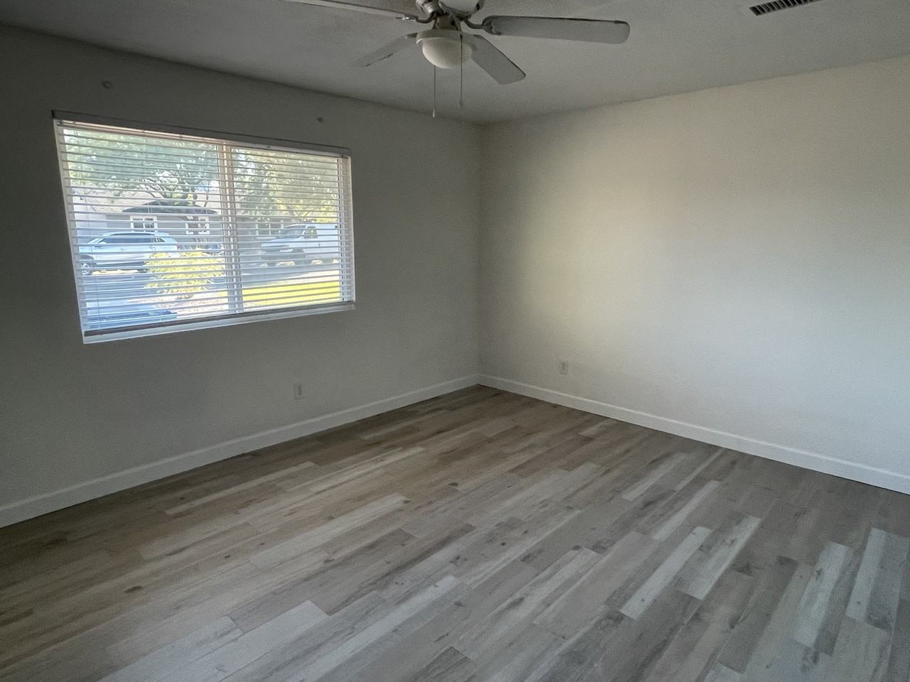 824 W Romo Jones St - Photo 6 of 14