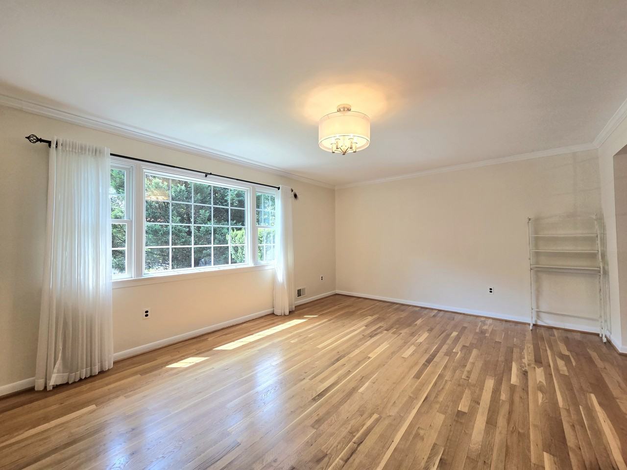 111 Tamarisk Ct #1 - Photo 4 of 50