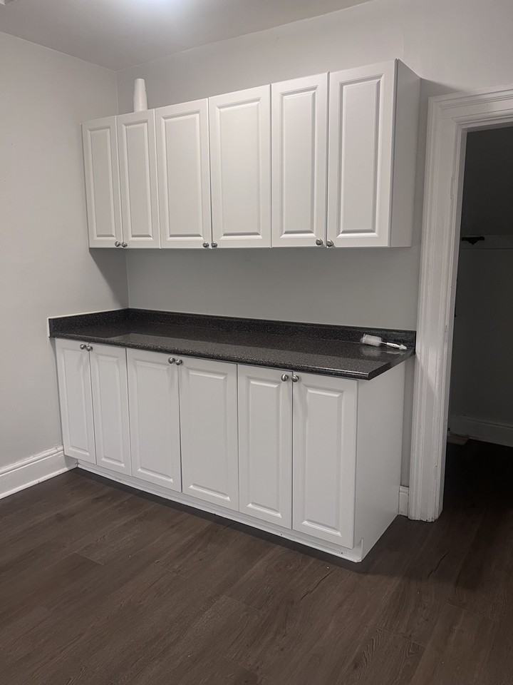 30 Wellington St W #2 - Photo 3 of 10