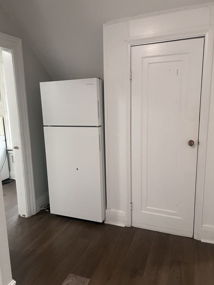 30 Wellington St W #2 - Photo 4 of 10