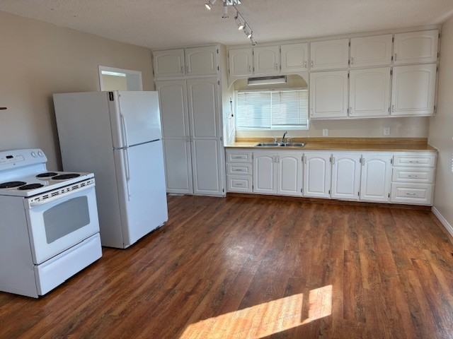 2870 2870 Highway 55 - Photo 3 of 16