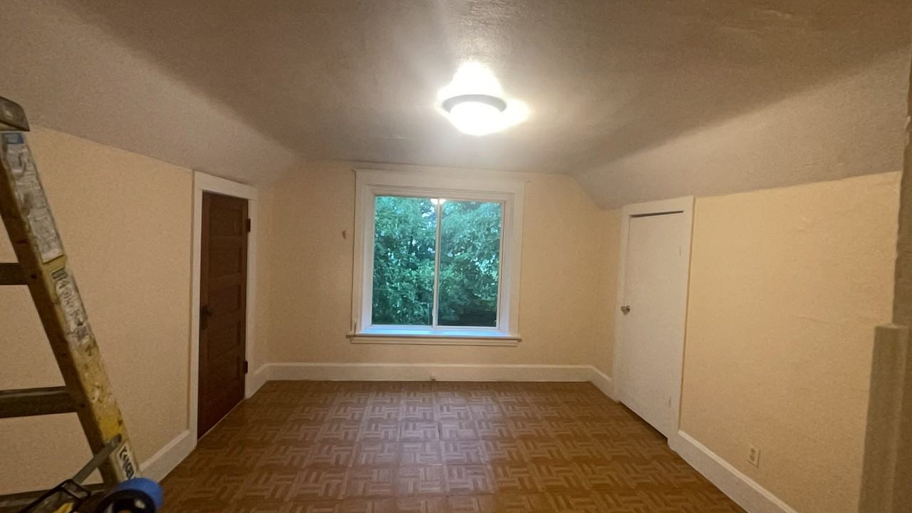 1015 S Columbia Ave #1 - Photo 2 of 11