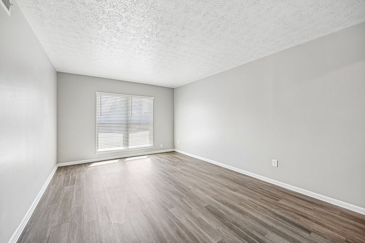 Summit Park Apartments - Photo 2 of 5