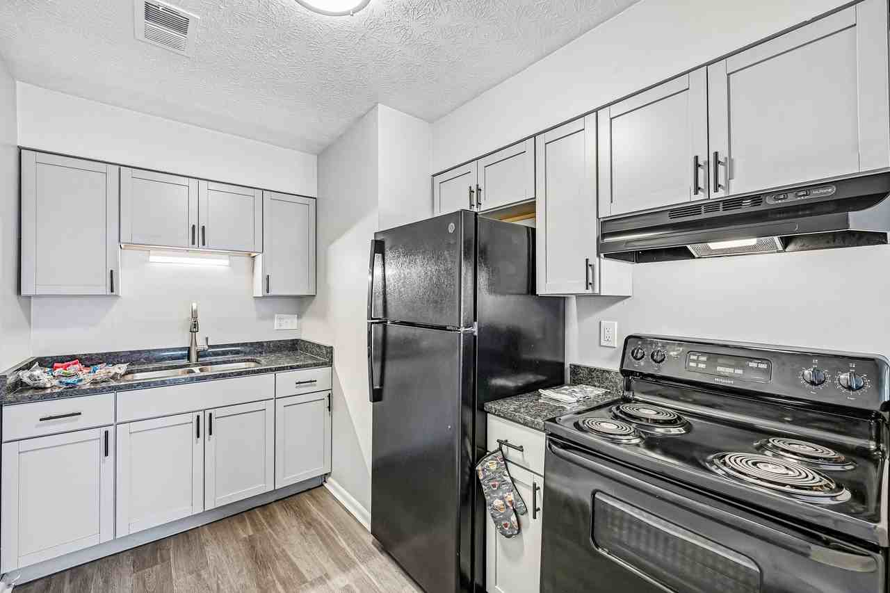Summit Park Apartments - Photo 4 of 5