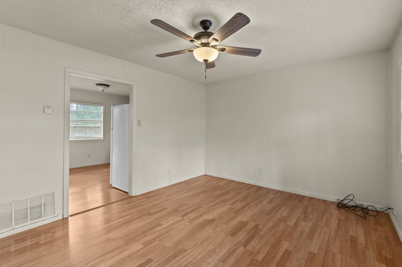 100 Apache Hills Dr #B - Photo 6 of 35