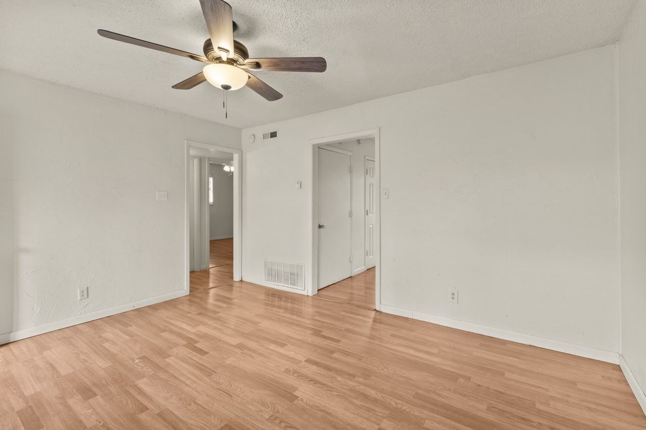100 Apache Hills Dr #B - Photo 7 of 35