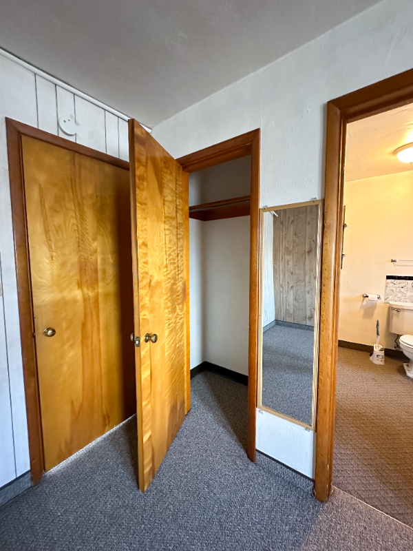 212 E 1st St #1 - Photo 4 of 11