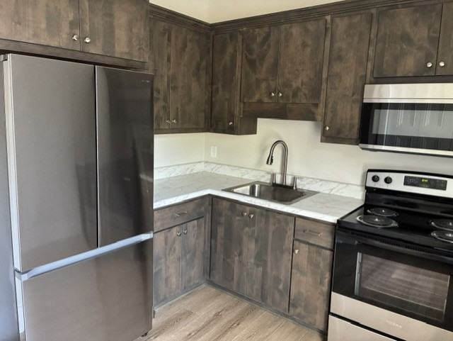 216 4th Ave #1 - Photo 4 of 10