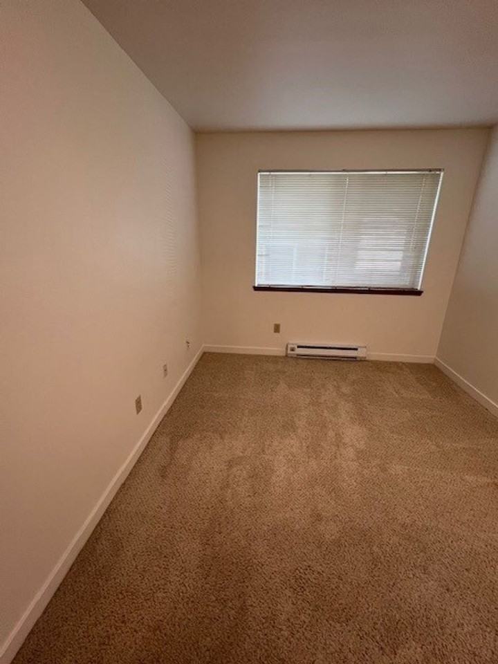 Jefferson Court - Photo 3 of 34