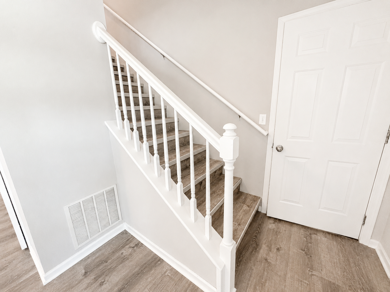 1318 Valley Creek Ln - Photo 3 of 24