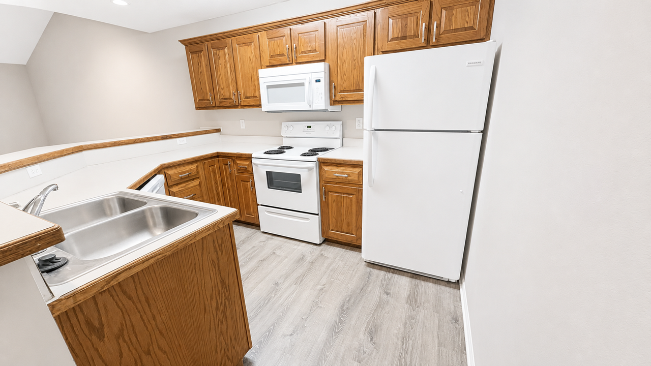 1318 Valley Creek Ln - Photo 5 of 24