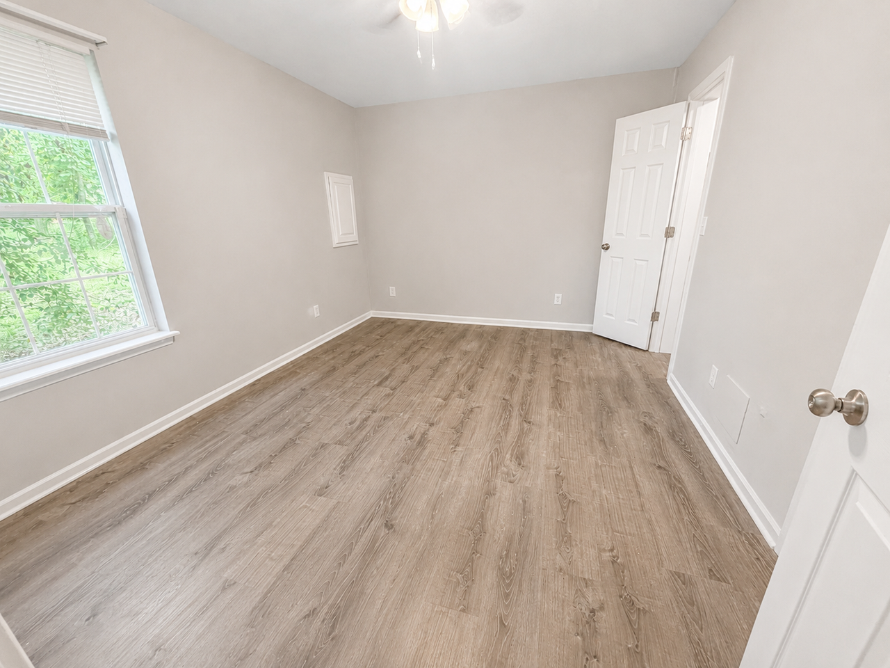 1318 Valley Creek Ln - Photo 6 of 24