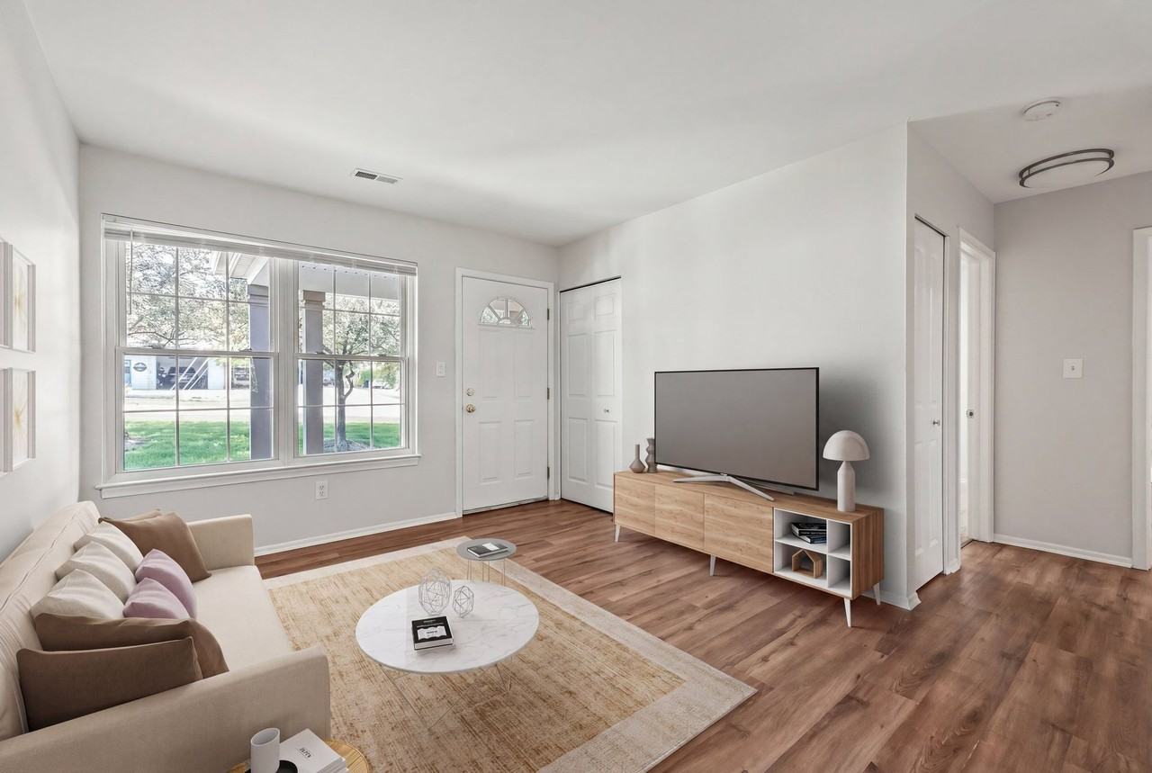 Plymouth Gardens Apartments - Photo 3 of 21