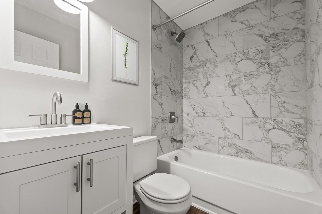 Plymouth Gardens Apartments - Photo 5 of 21