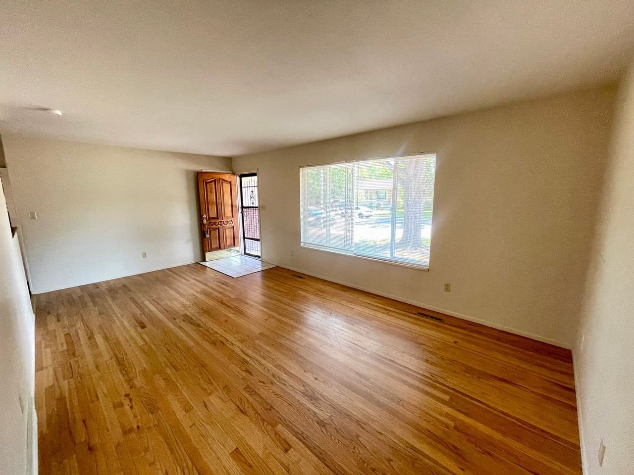 1201 Ponderosa Dr - Photo 4 of 31