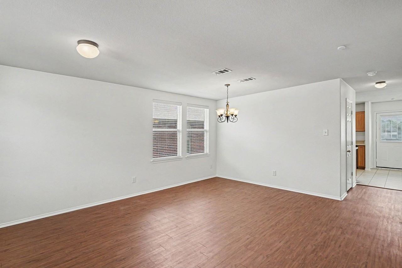 2324 Cavalry Dr - Photo 6 of 26