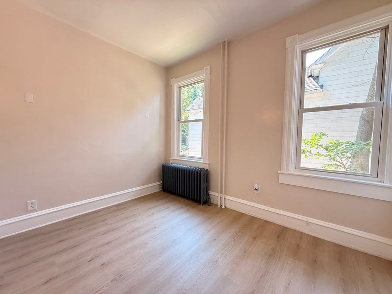 303 N Laurel St - Photo 5 of 31