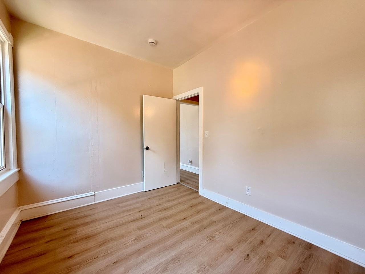 303 N Laurel St - Photo 6 of 31
