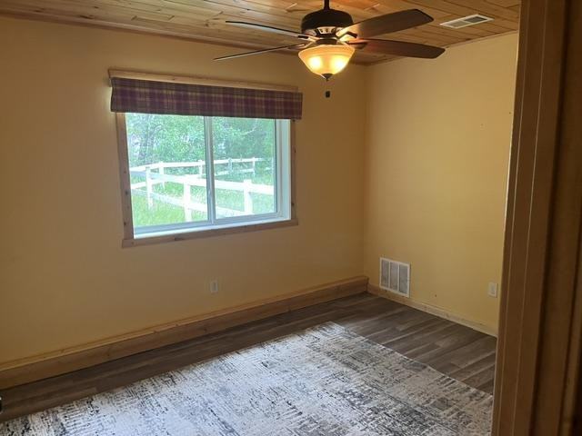 10012 Strawberry Lake Rd - Photo 5 of 10