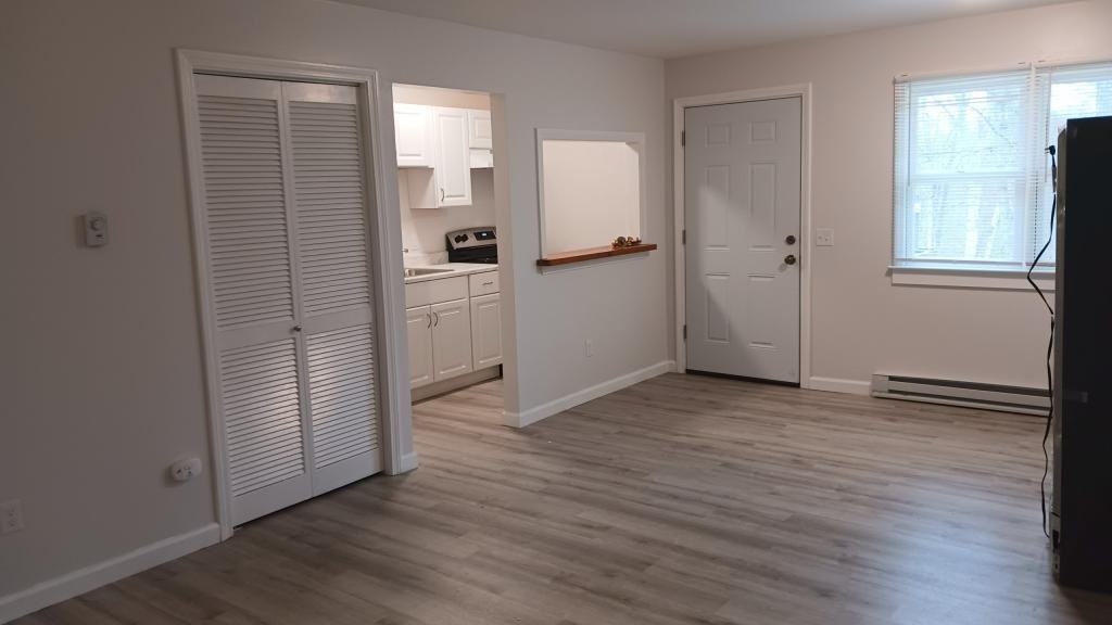 65 Maple St - Photo 4 of 18