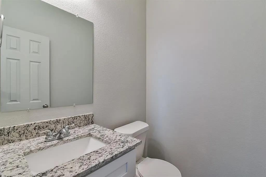 8006 Julie Ave - Photo 6 of 10