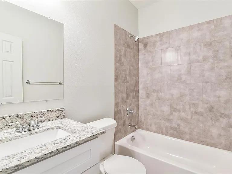 8006 Julie Ave - Photo 7 of 10