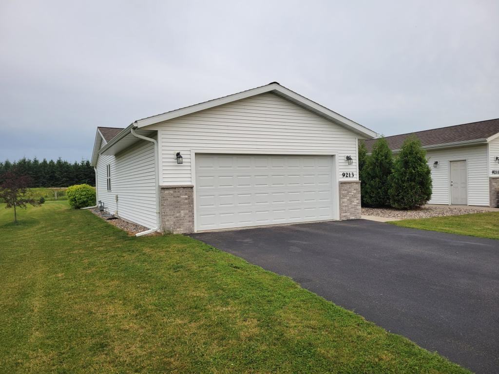 9213 Andrea St - Photo 2 of 4