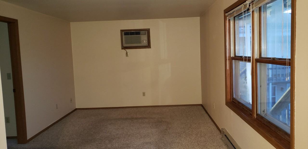 532 E Bronson Rd #4 - Photo 3 of 7