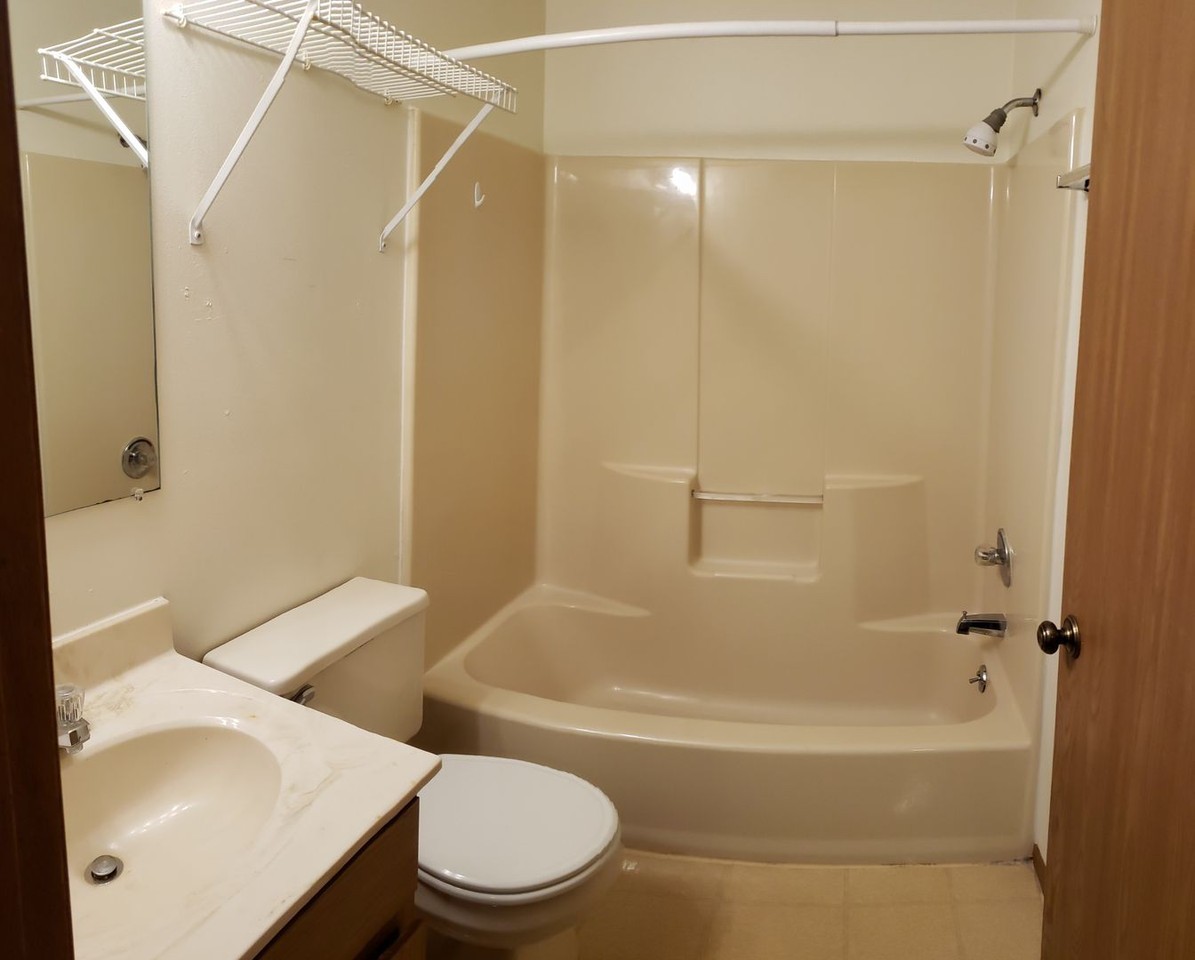 532 E Bronson Rd #4 - Photo 4 of 7