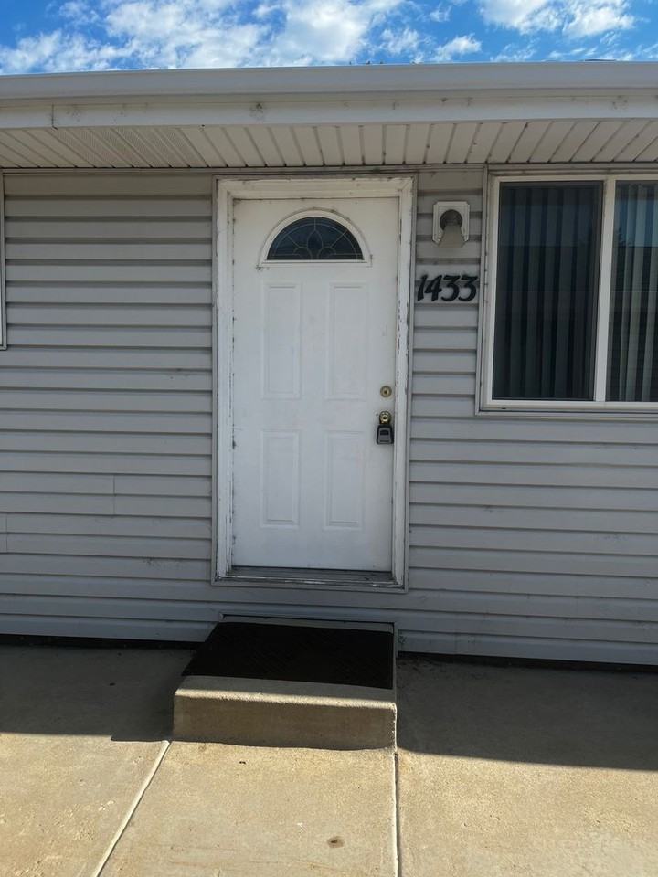 1433 Juliana Ct - Photo 3 of 17