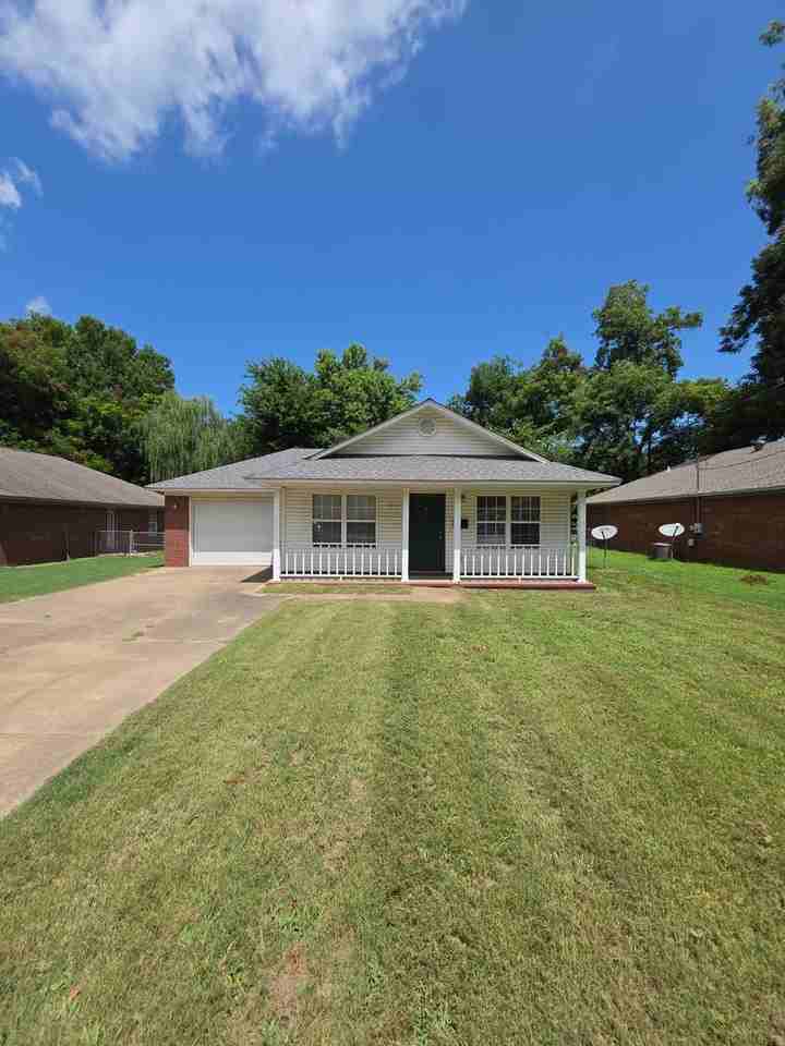 108 Poplar St
