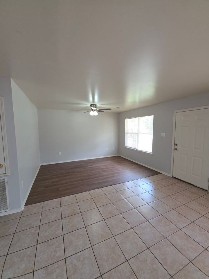 108 Poplar St - Photo 2 of 13
