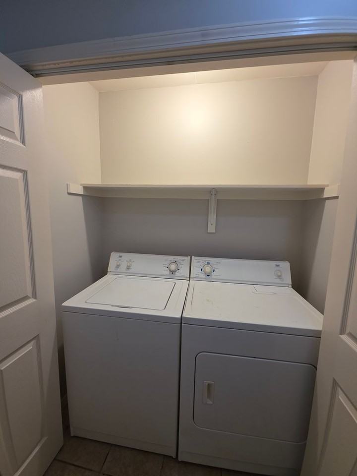 108 Poplar St - Photo 5 of 13