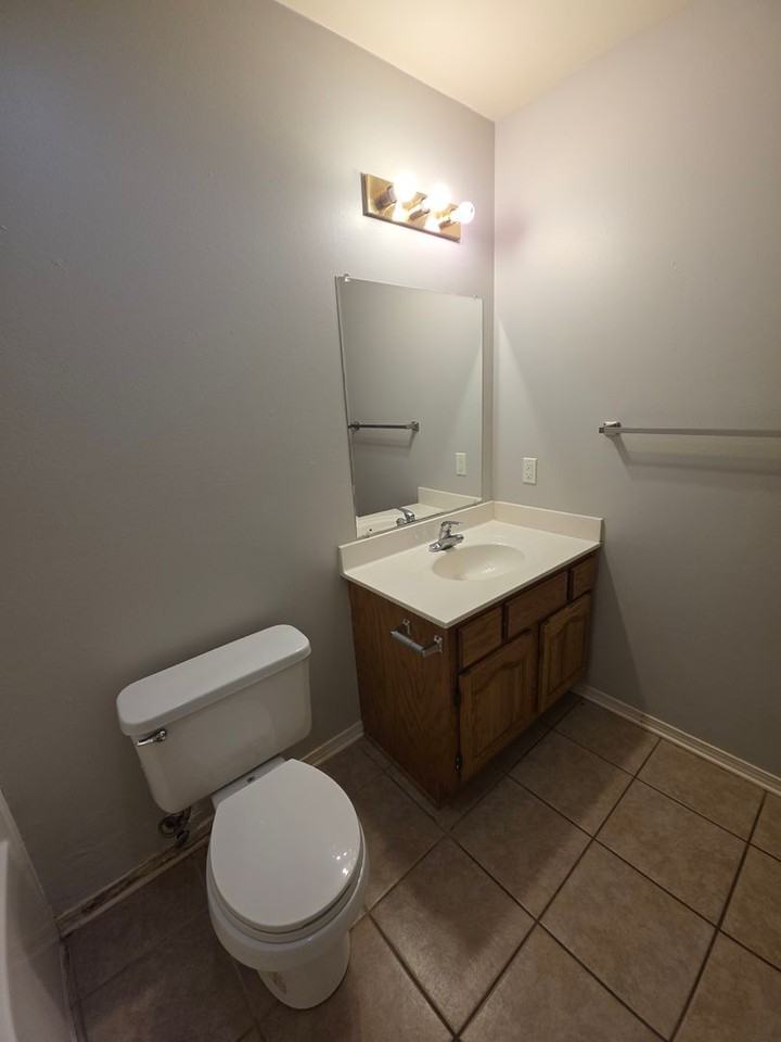 108 Poplar St - Photo 7 of 13