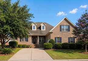 featured image of 6102 Northshore Dr
