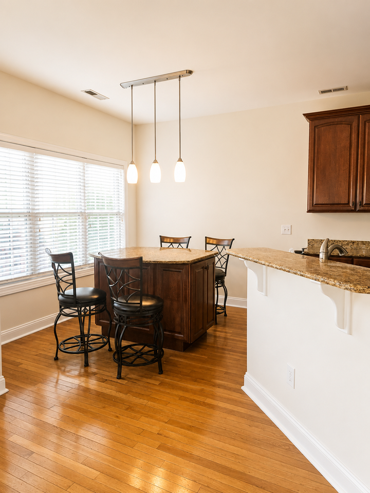 6102 Northshore Dr - Photo 5 of 23
