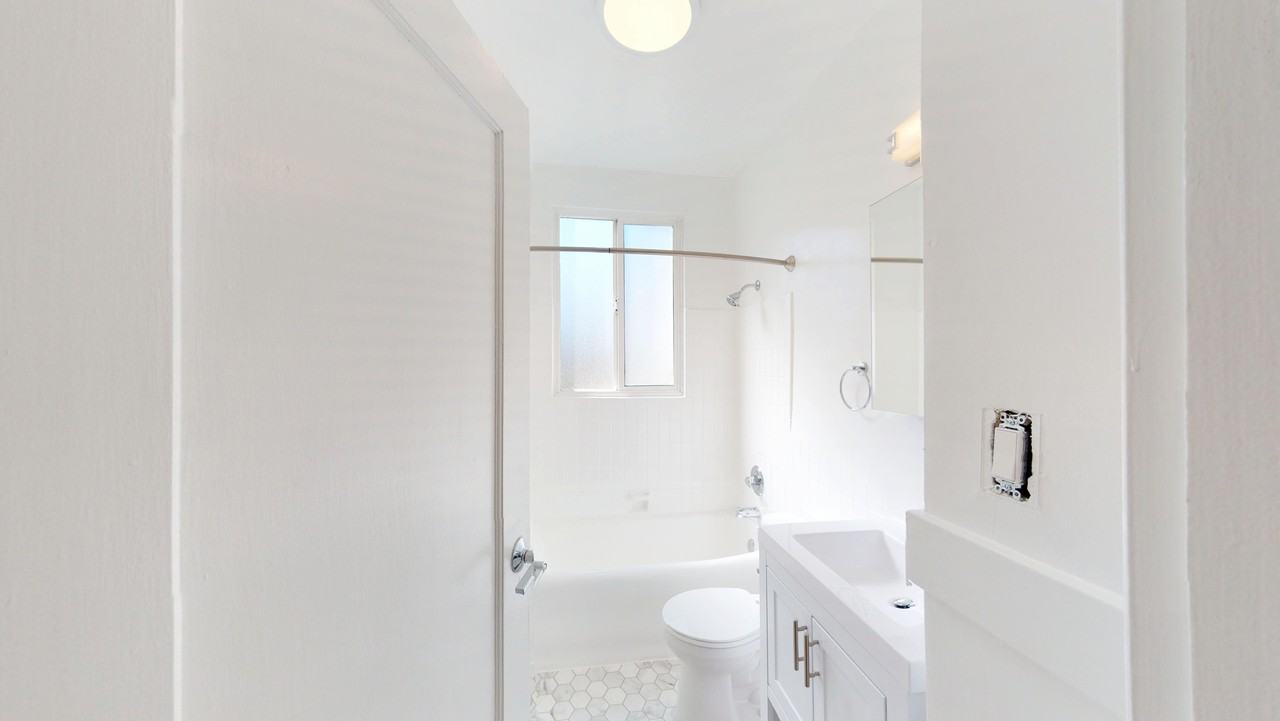 2844 Lyon Street - Photo 5 of 14