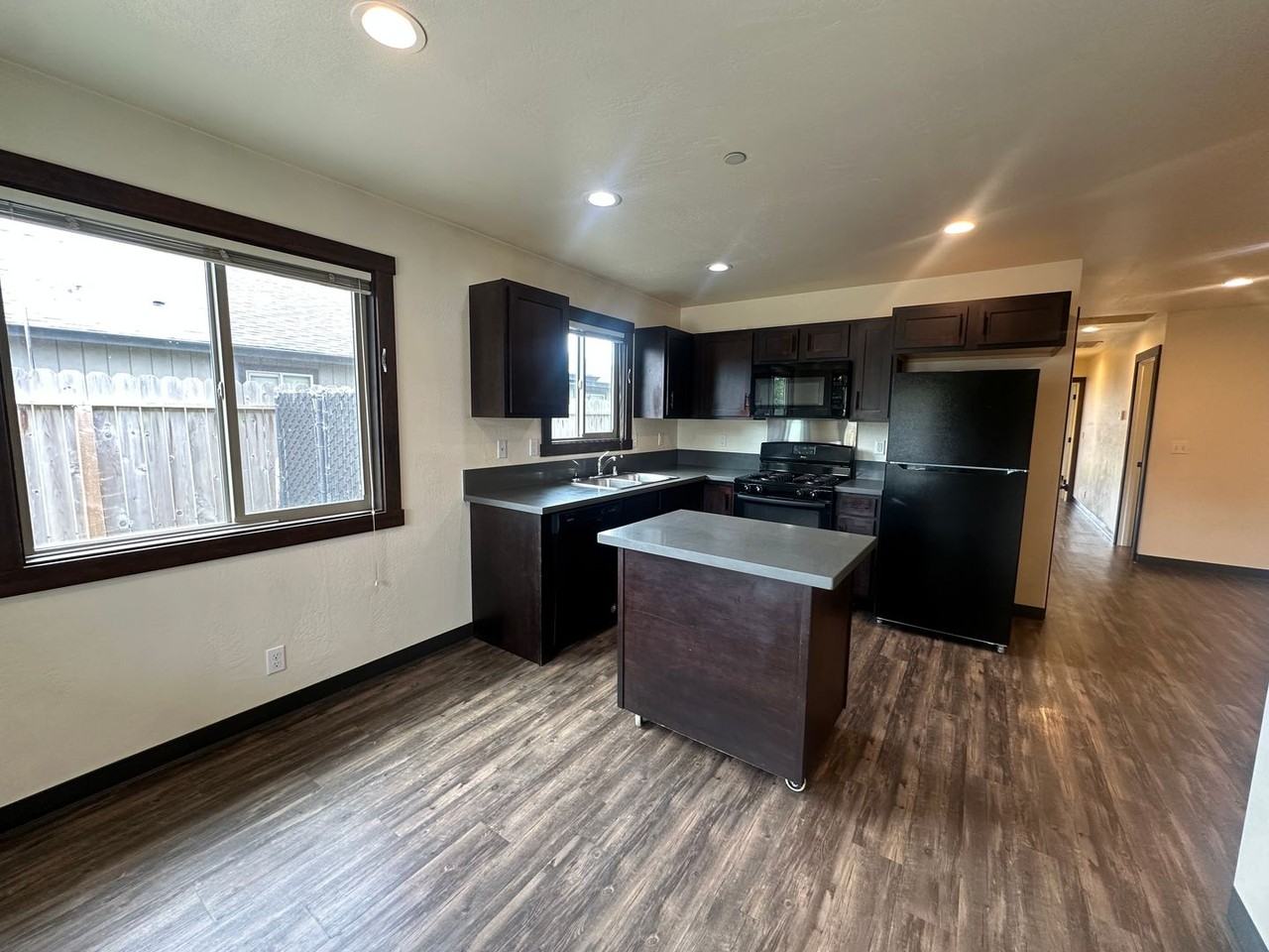478/474 Spring Street - Photo 2 of 13