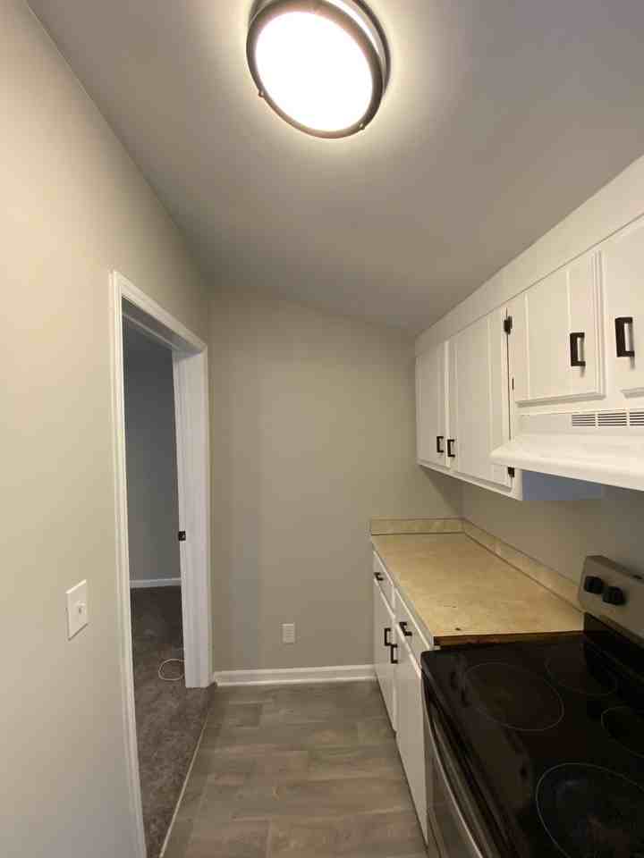 812 W 2nd Ave #B - Photo 2 of 10