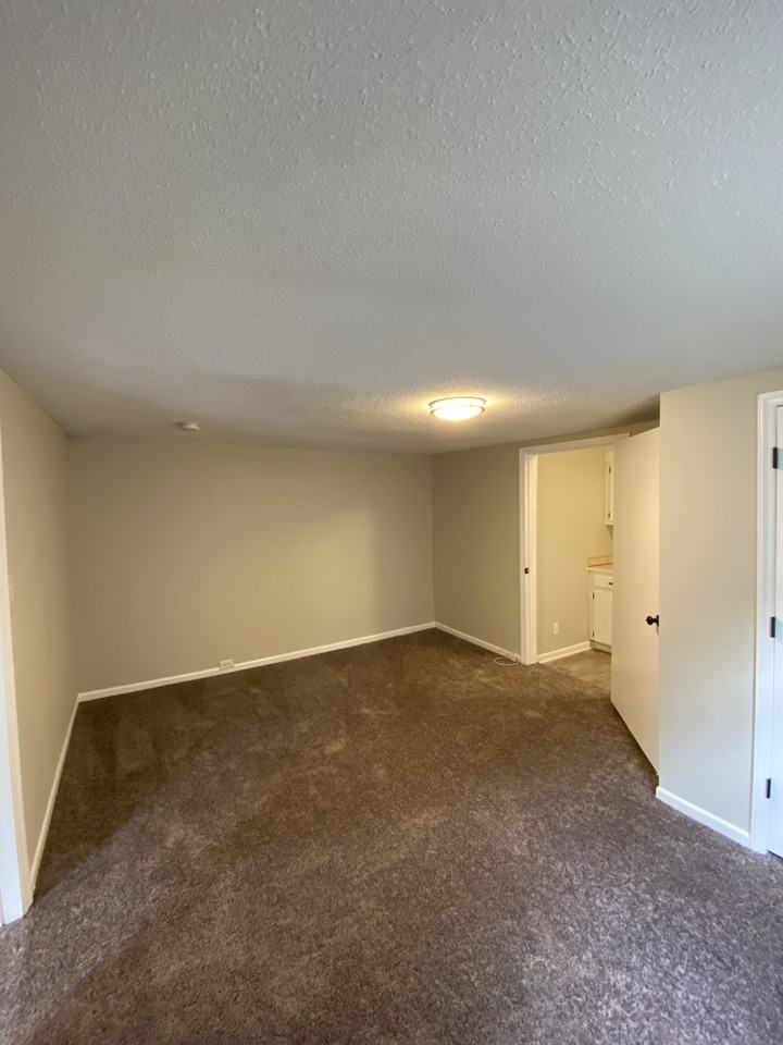 812 W 2nd Ave #B - Photo 3 of 10