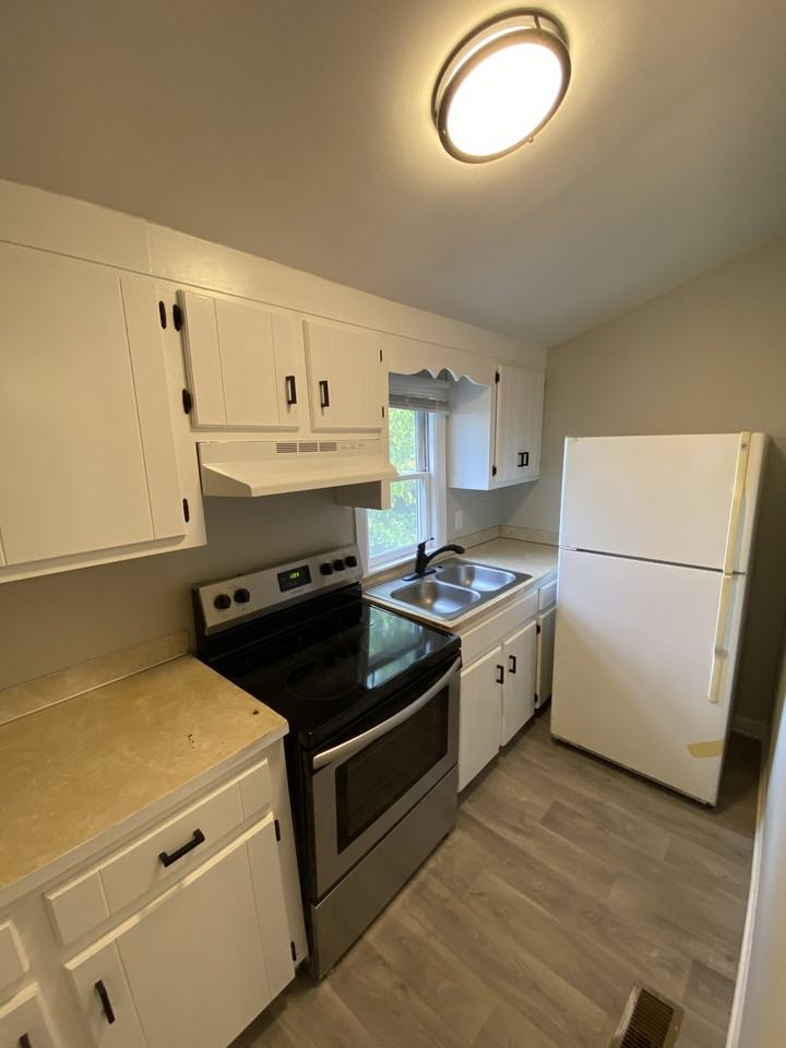 812 W 2nd Ave #B - Photo 4 of 10