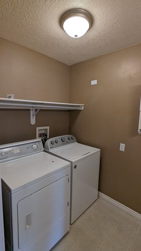 324 E Yellow Feather Dr - Photo 4 of 10