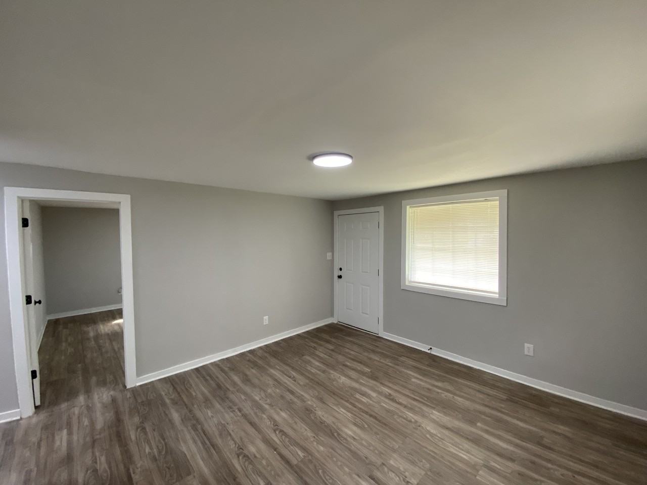 1810 Hemlock Ave - Photo 3 of 11
