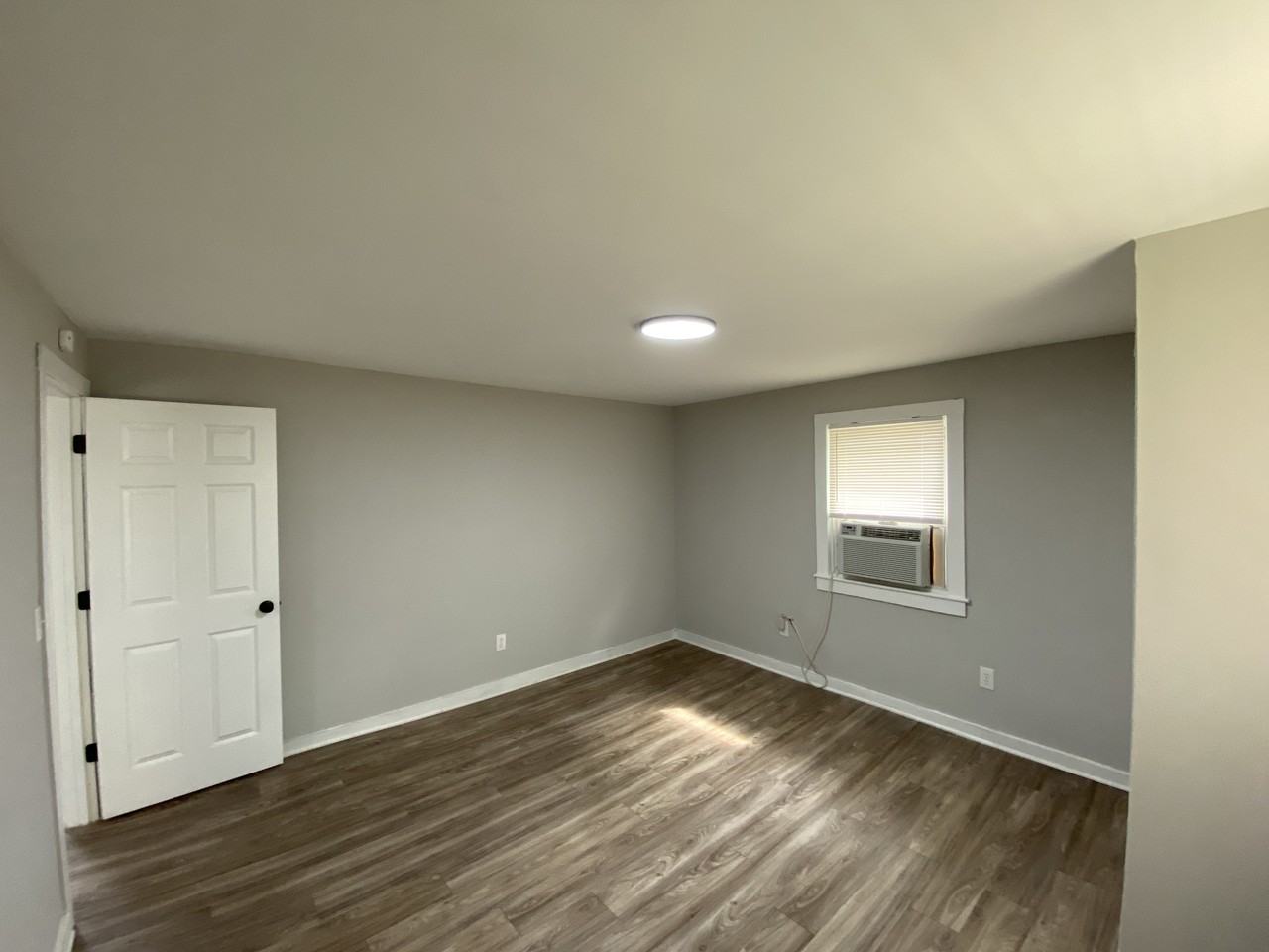 1810 Hemlock Ave - Photo 5 of 11