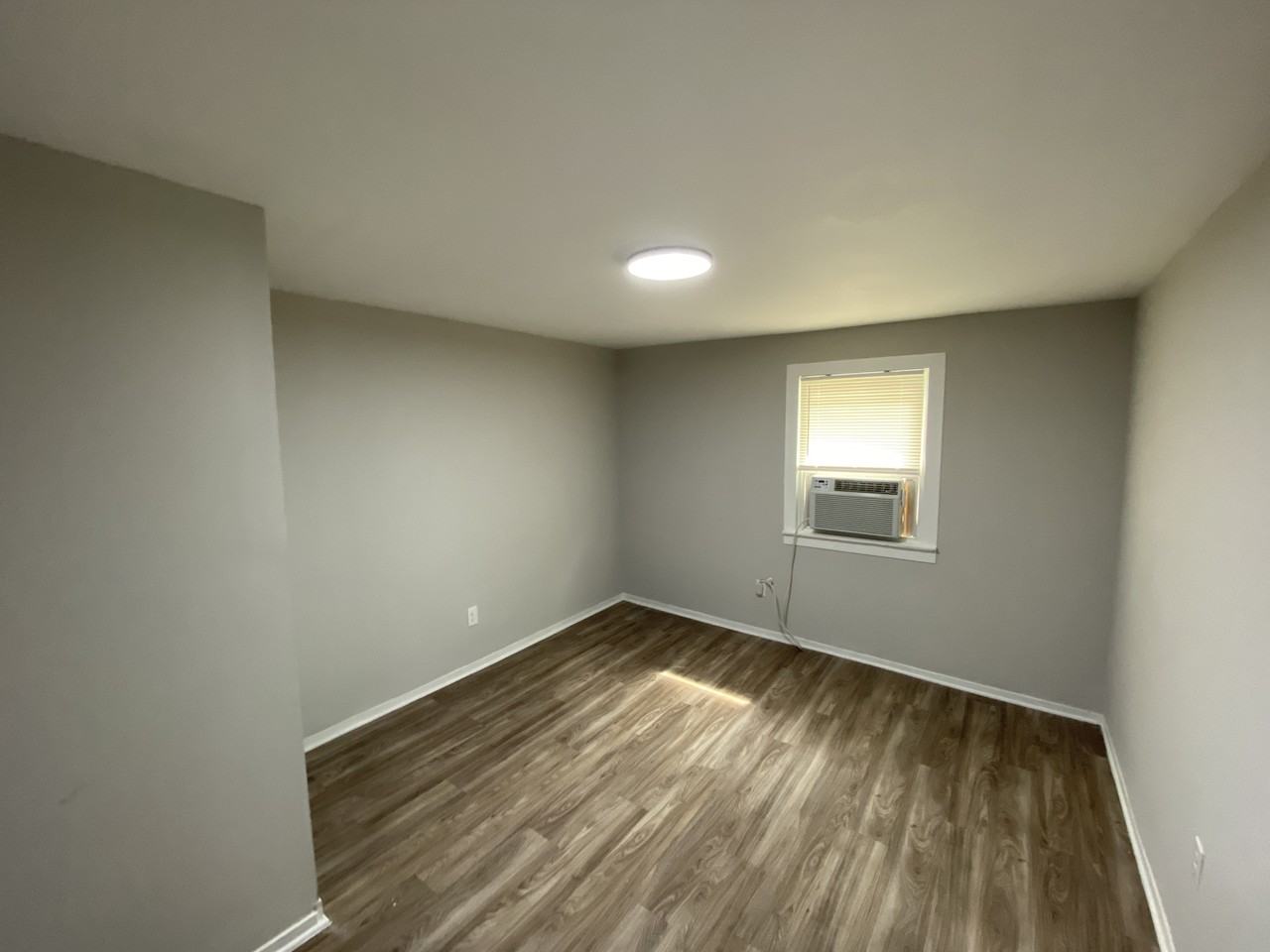 1810 Hemlock Ave - Photo 6 of 11